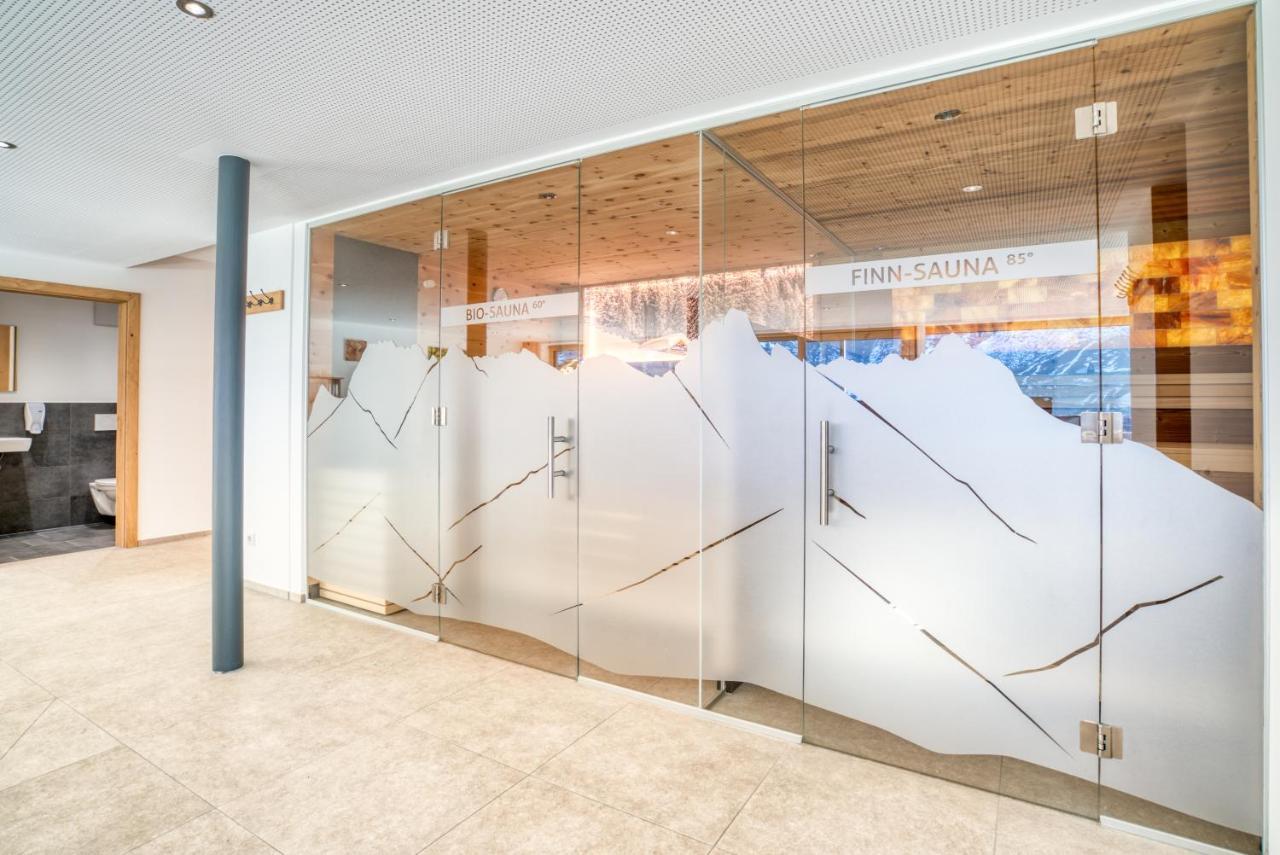 Hus23 With Wellness Lägenhet Schröcken Exteriör bild