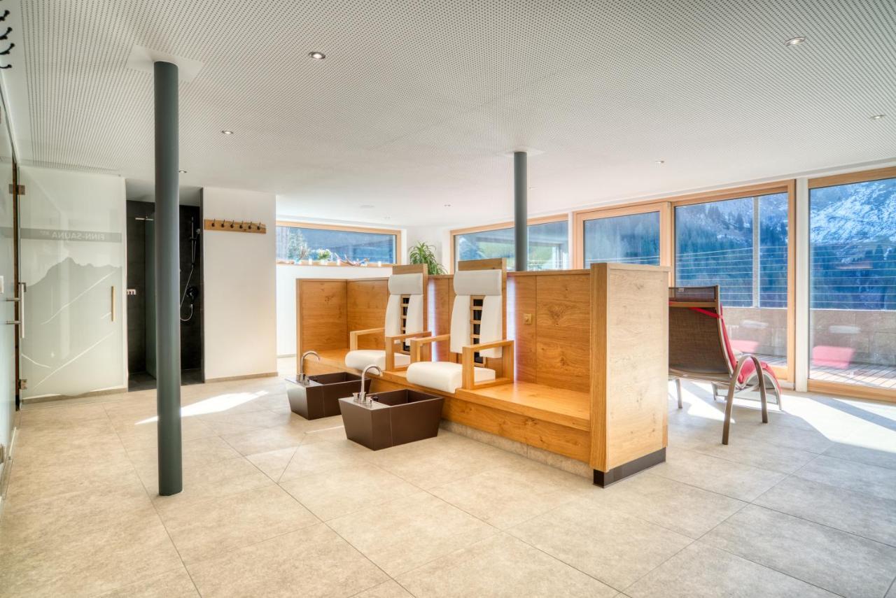Hus23 With Wellness Lägenhet Schröcken Exteriör bild