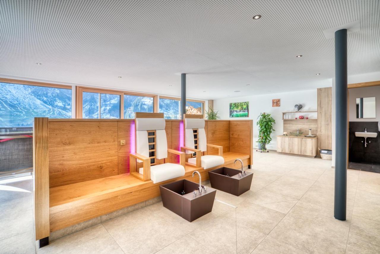 Hus23 With Wellness Lägenhet Schröcken Exteriör bild